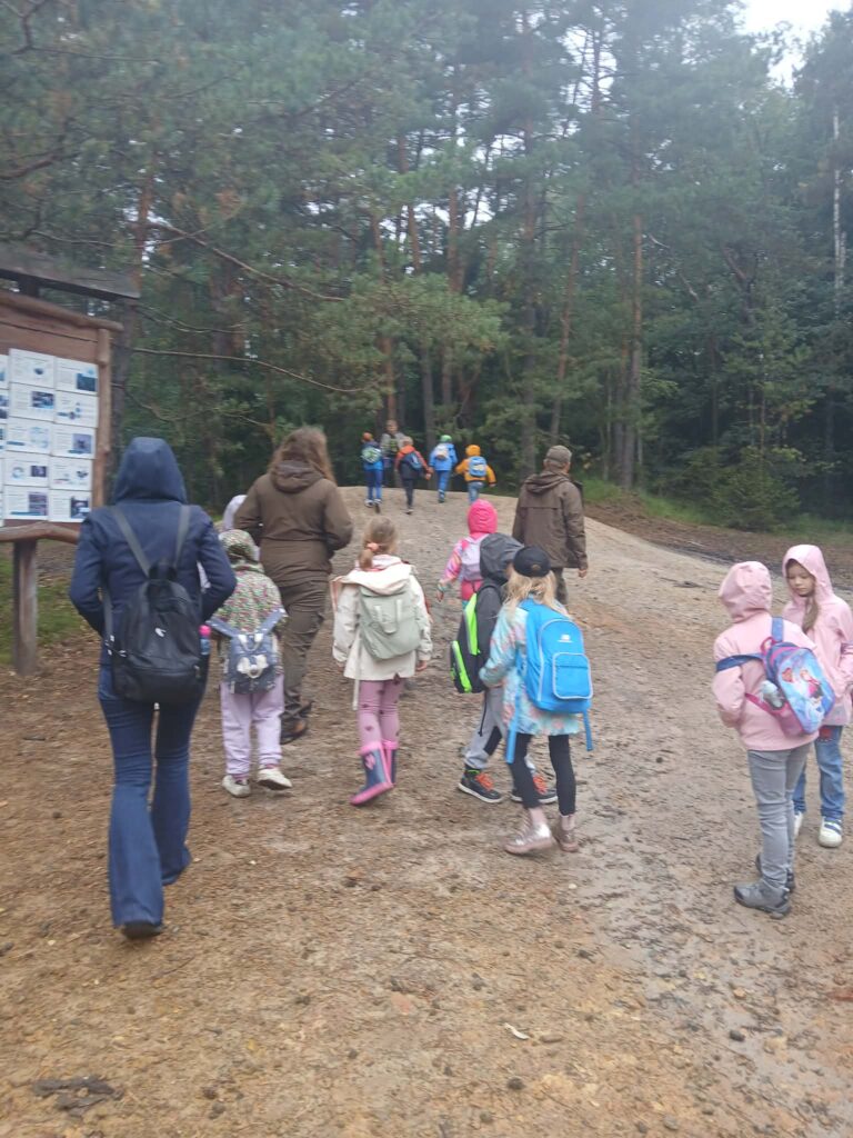 Klasa 2d na wycieczce w Zespole Krajobrazowo-Przyrodnicznym Pasieki