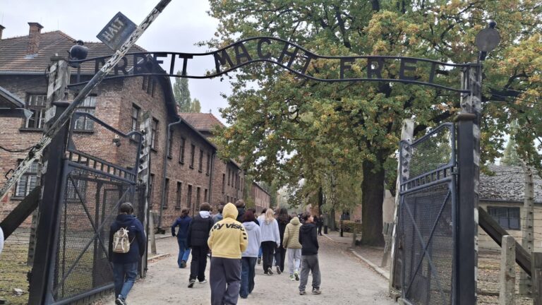 Pamięć, szacunek i refleksja &ndash; wycieczka do Auschwitz-Birkenau